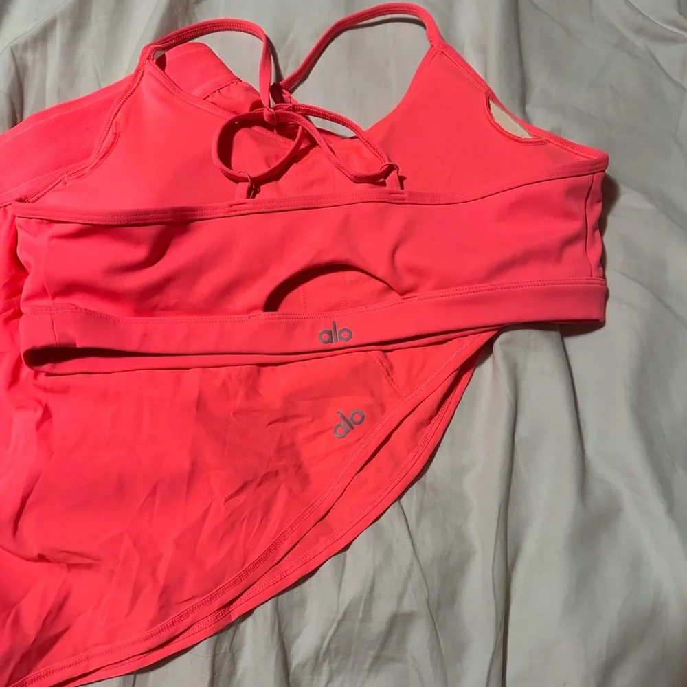 Alo set fluorescent pink coral - Picture 4 of 5